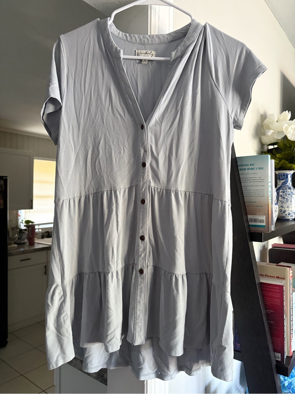 Wonderly Light Gray Button-Front Tiered Cap Sleeve Top